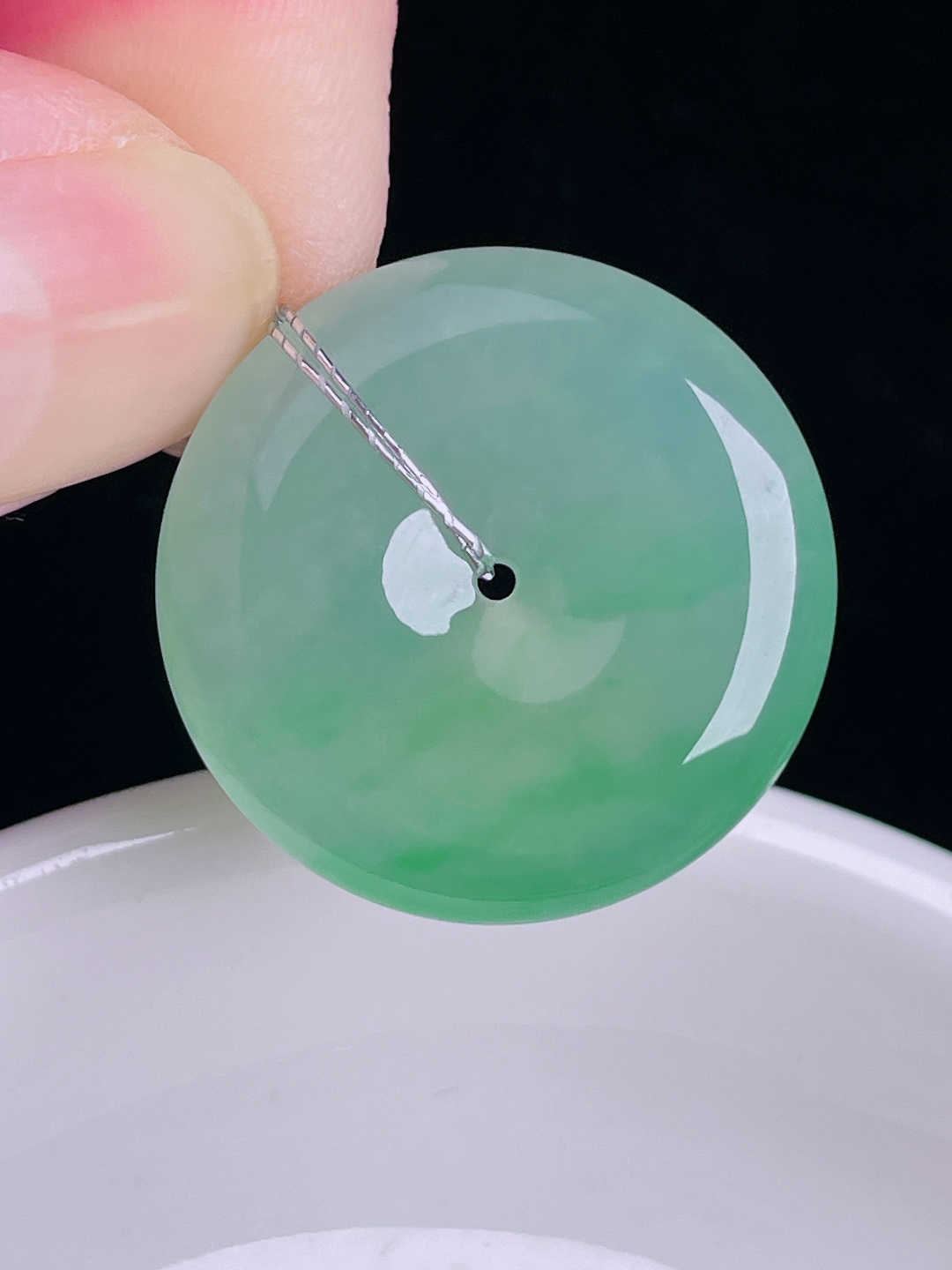 ️飘绿平安扣，老种起光，细底通透，尺寸：26/5.5mm0915