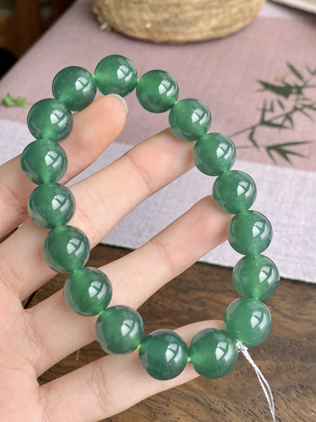 【珠子】冰晴绿手串圆珠子手串 【说明】 性比高 老蓝水 【尺寸】11.8mm 【重量】50克