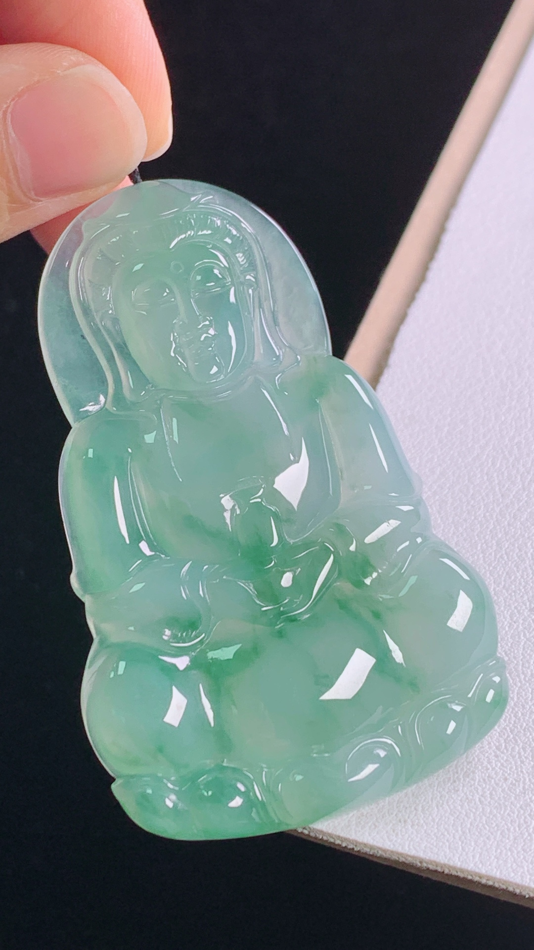 冰晴飘花观音，种色兼备，花色灵动，无裂，尺寸:62.0-40.0-5.1mm 10