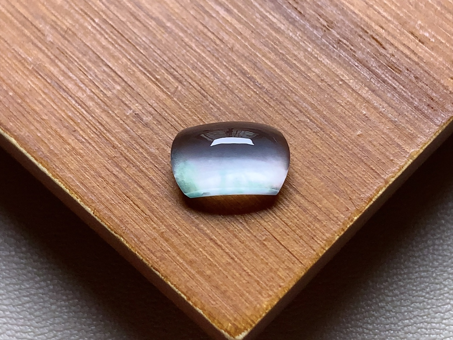 ️ 玻璃种飘花马鞍 冰透感十足，飘花色泽漂亮，无裂尺寸10.3*6.3*3.6