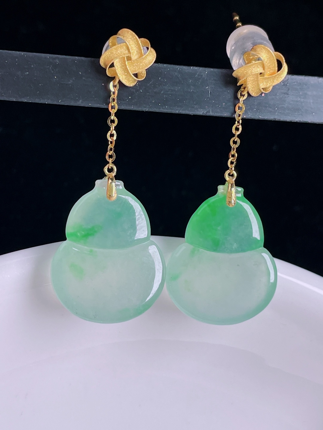 ️飘绿葫芦耳坠，18k镶嵌，老种起光，细底通透，尺寸：31.5裸石16.5/13/3.8mm0915