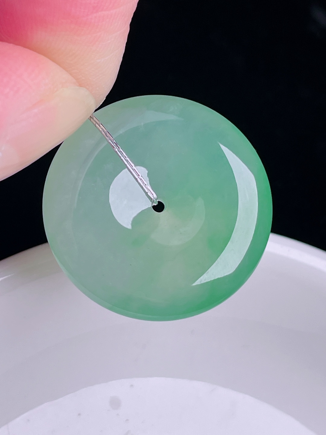 ️飘绿平安扣，老种起光，细底通透，尺寸：26/5.5mm0915