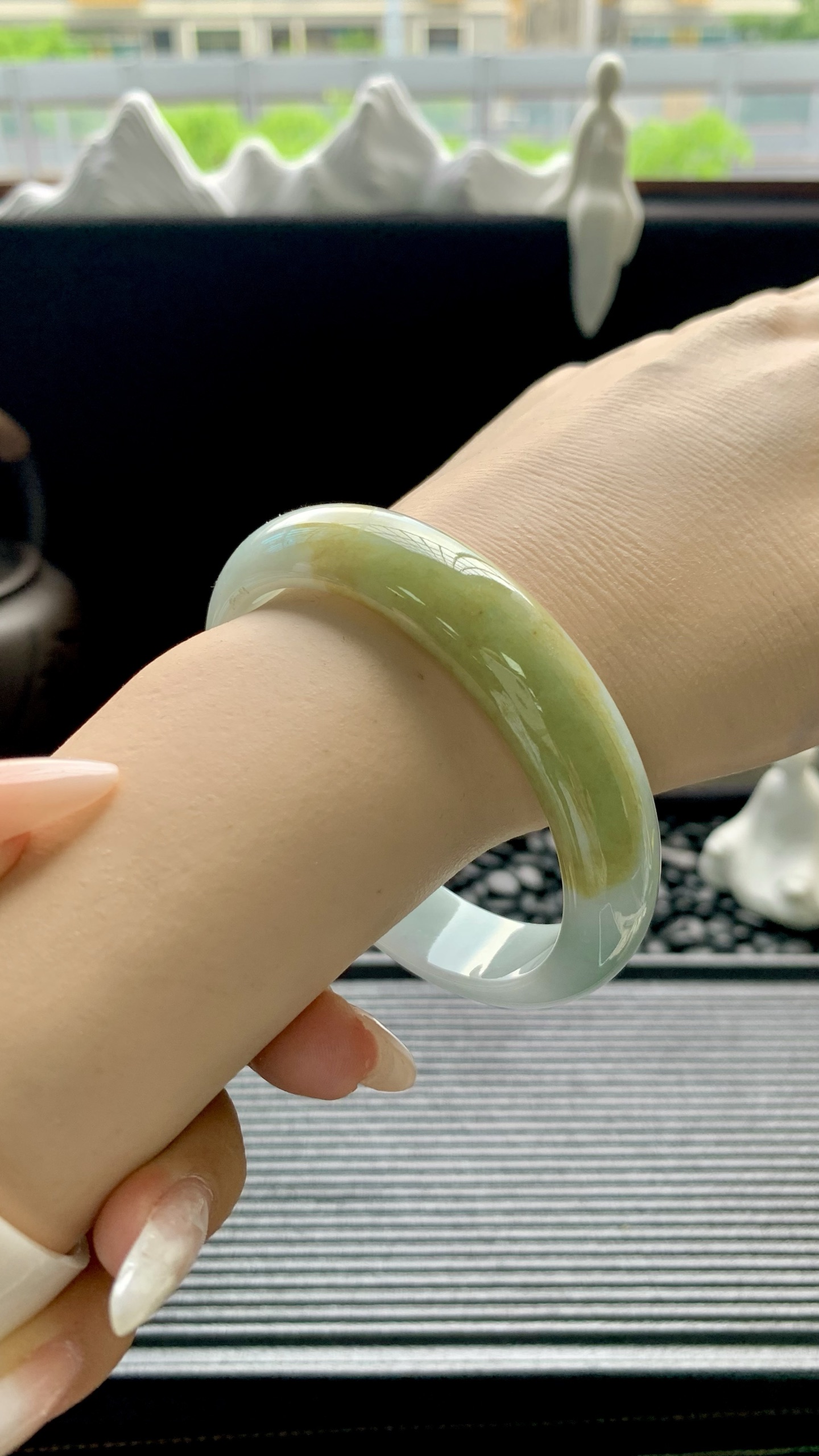 宽版黄翡正圈手镯成品 HYY-3315 尺寸：60-14-8