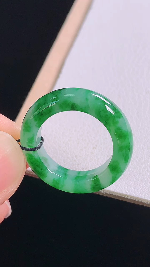 ️冰飘绿指环，无裂，尺寸:圈口9/15.3-4.4-3.7mm 13