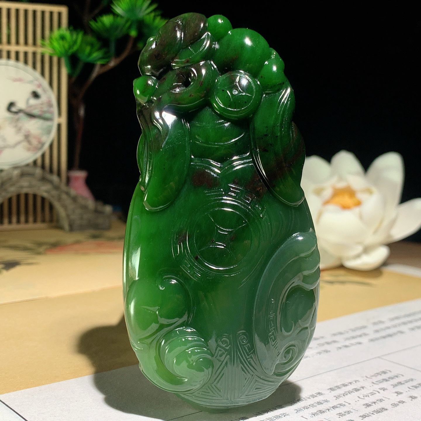 收藏级！和田玉七号矿红皮料阳绿俄罗斯碧玉富贵长寿龙龟把件！尺寸87/43/30重174.5克 玉质细腻油润 底色纯净 脂粉好，品质好。lt260916