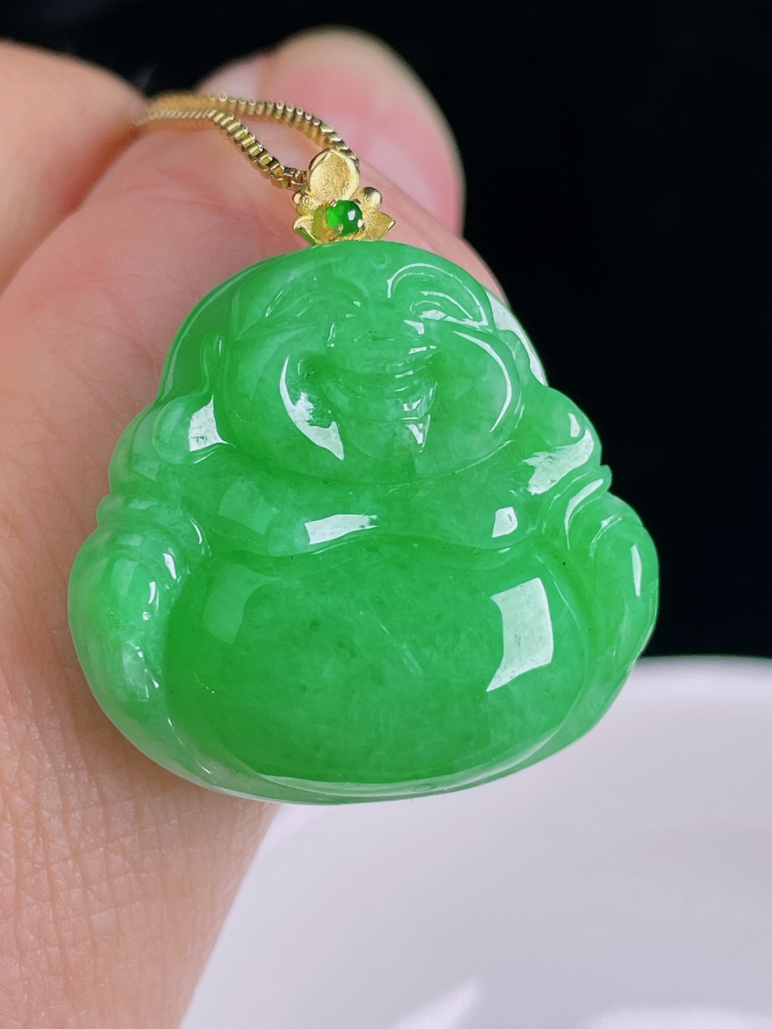 阳绿佛公，18k镶嵌，老种起光，细底通透，尺寸：27裸石22.8/24.5/6mm0916