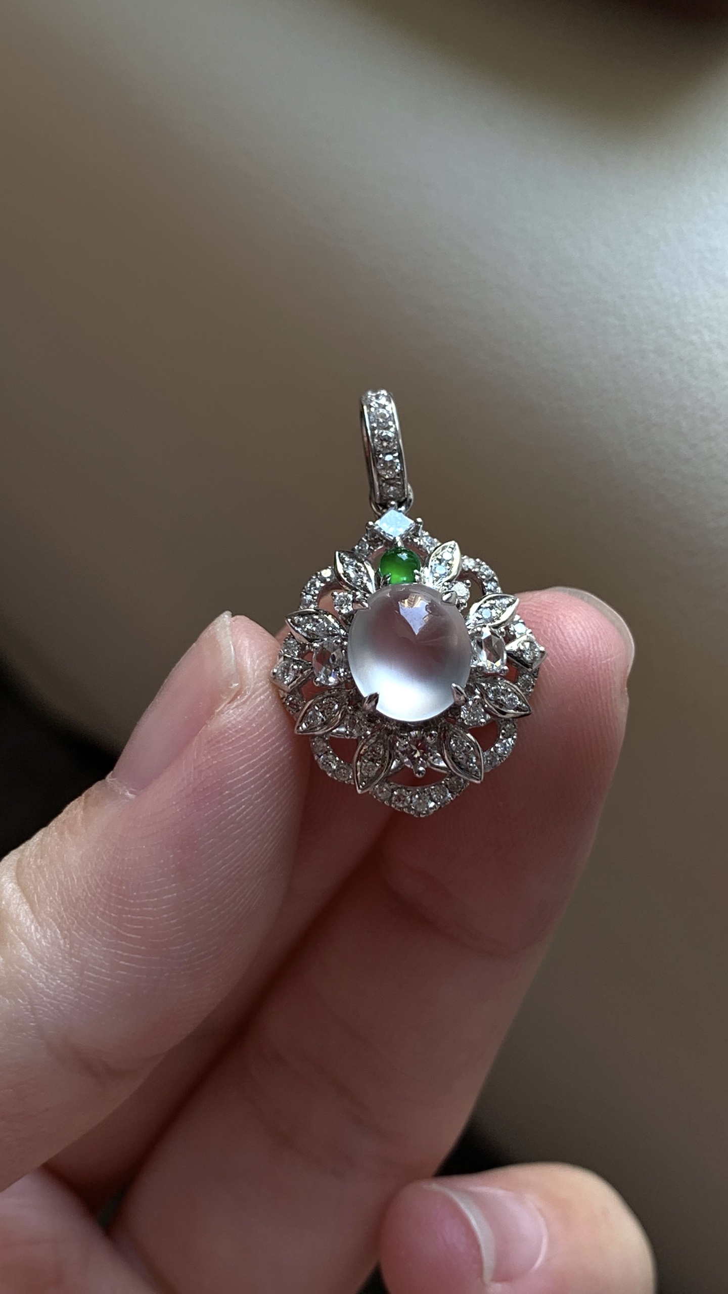 ️ 【18k金镶嵌蛋面吊坠】冰润水透，种老细腻起荧 尺寸：成品；25.7*16.3*11，裸石：7.8*7*2.5,a17916