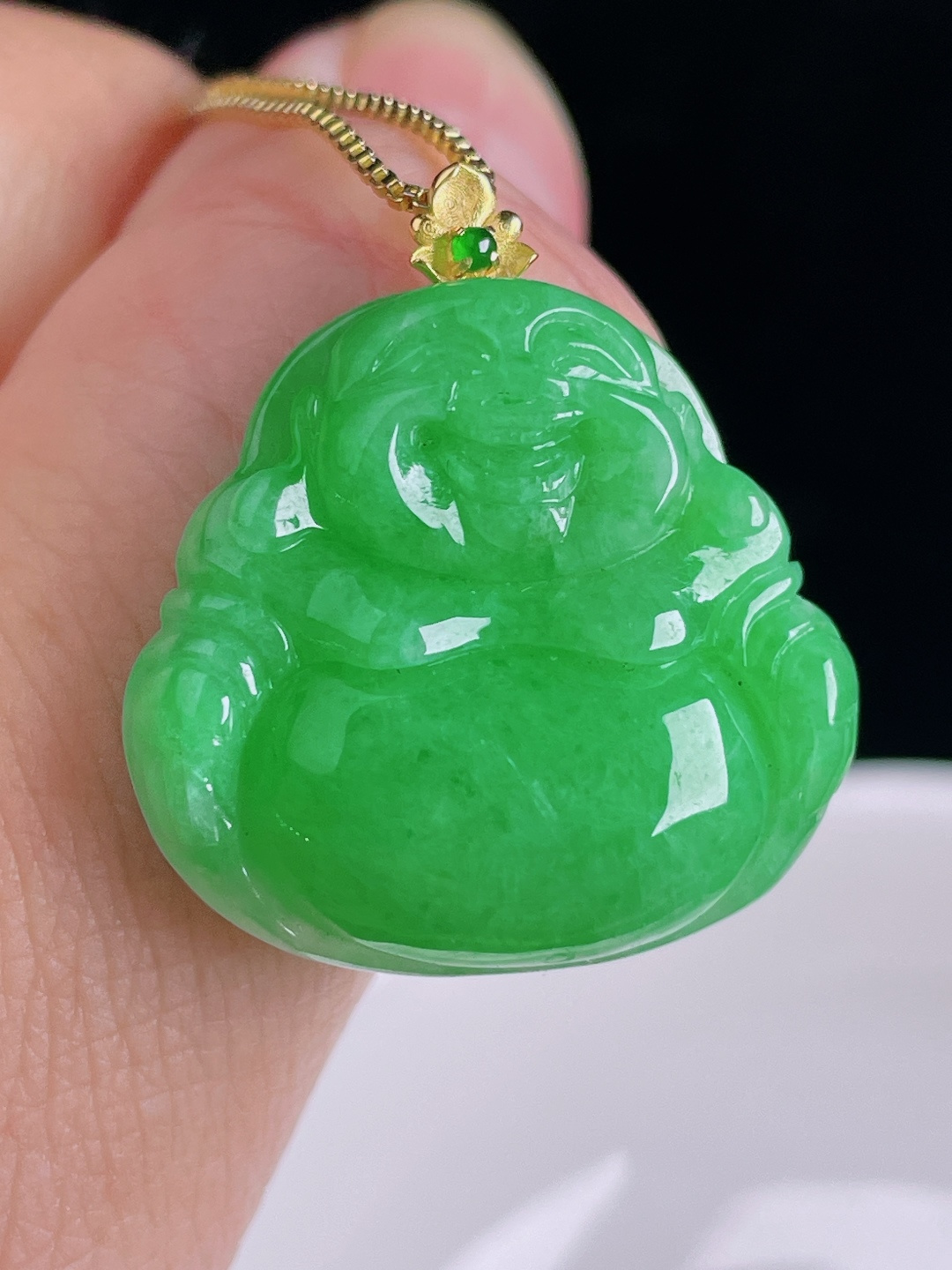 阳绿佛公，18k镶嵌，老种起光，细底通透，尺寸：27裸石22.8/24.5/6mm0916