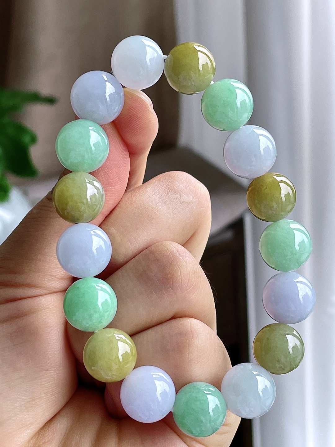 【珠子】冰多宝手链圆珠珠子手链 【说明】缅甸 性比高 【尺寸】12.3mm 【重量】60.5克