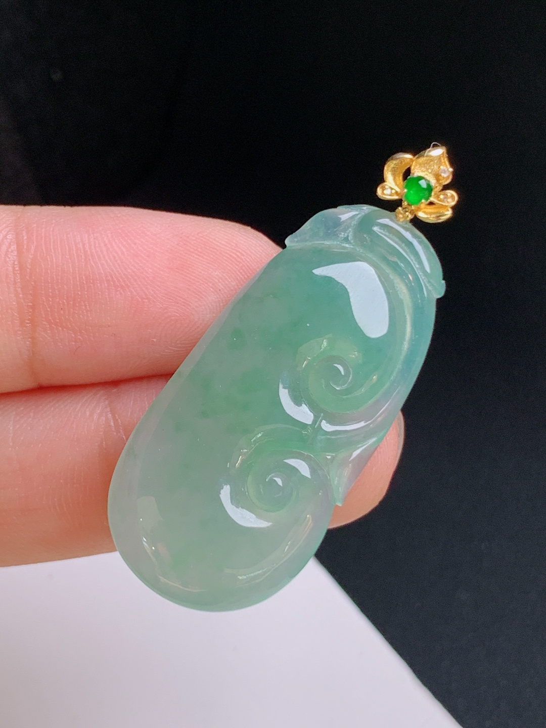 ️ 冰飘绿如意吊坠，胶感通透，花色清雅，万事顺遂 裸石34.7-17.5-5 整体42.6 530914
