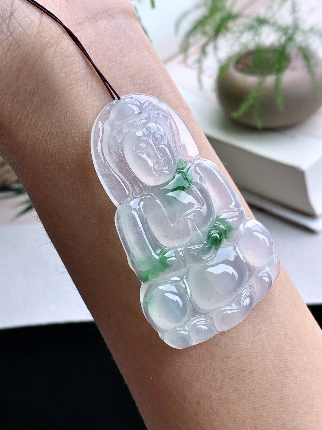 【裸石】️冰飘绿花正装观音牌大观音吊坠 【说明】缅甸 性比高 飘花 【尺寸】64.2-41.5-5