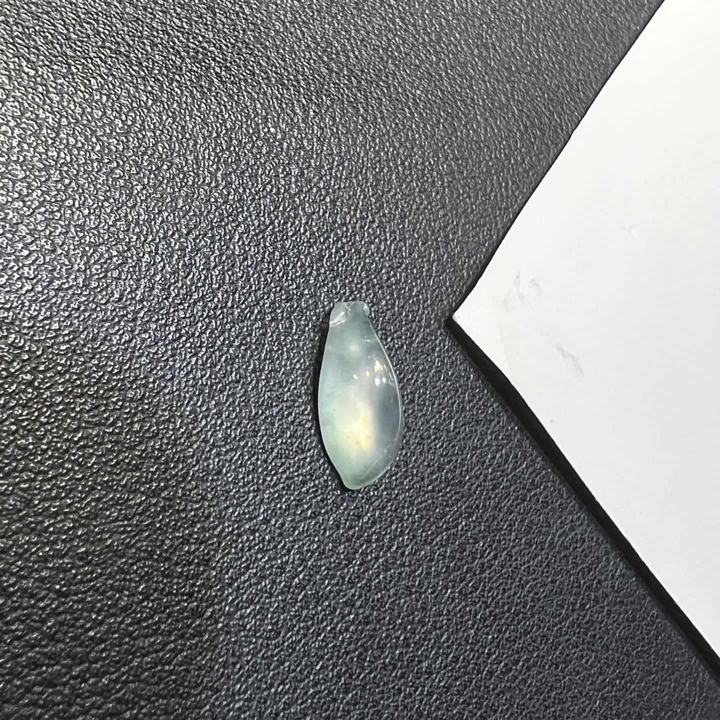 ️冰种起荧光飘绿花翡翠小福瓜裸石天然缅甸A货精品，15.4-7.5-5.1