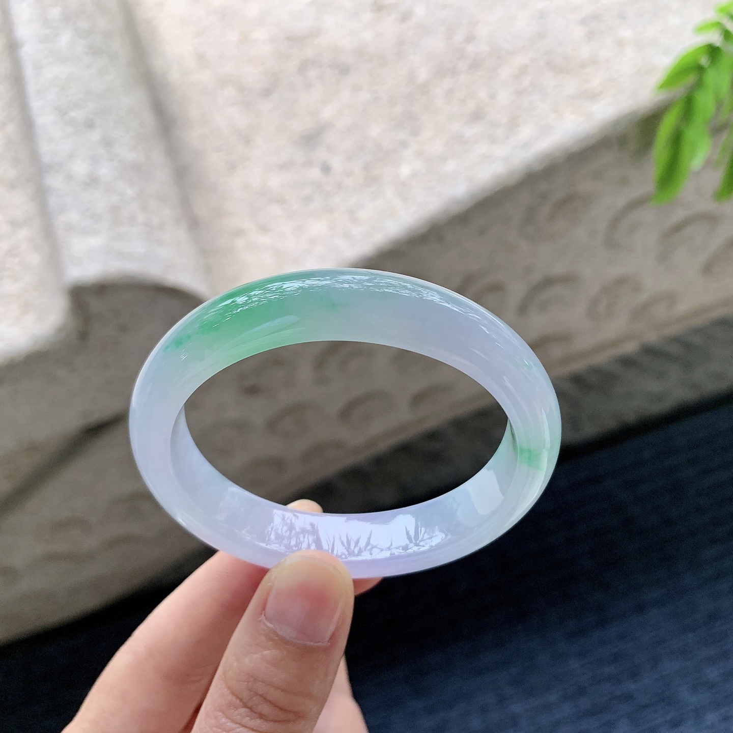 贵妃51 52 圈口52.5/46/12/7.5 编码DZ091637 冰糯春彩，水润，种老，细腻，打灯有絮线