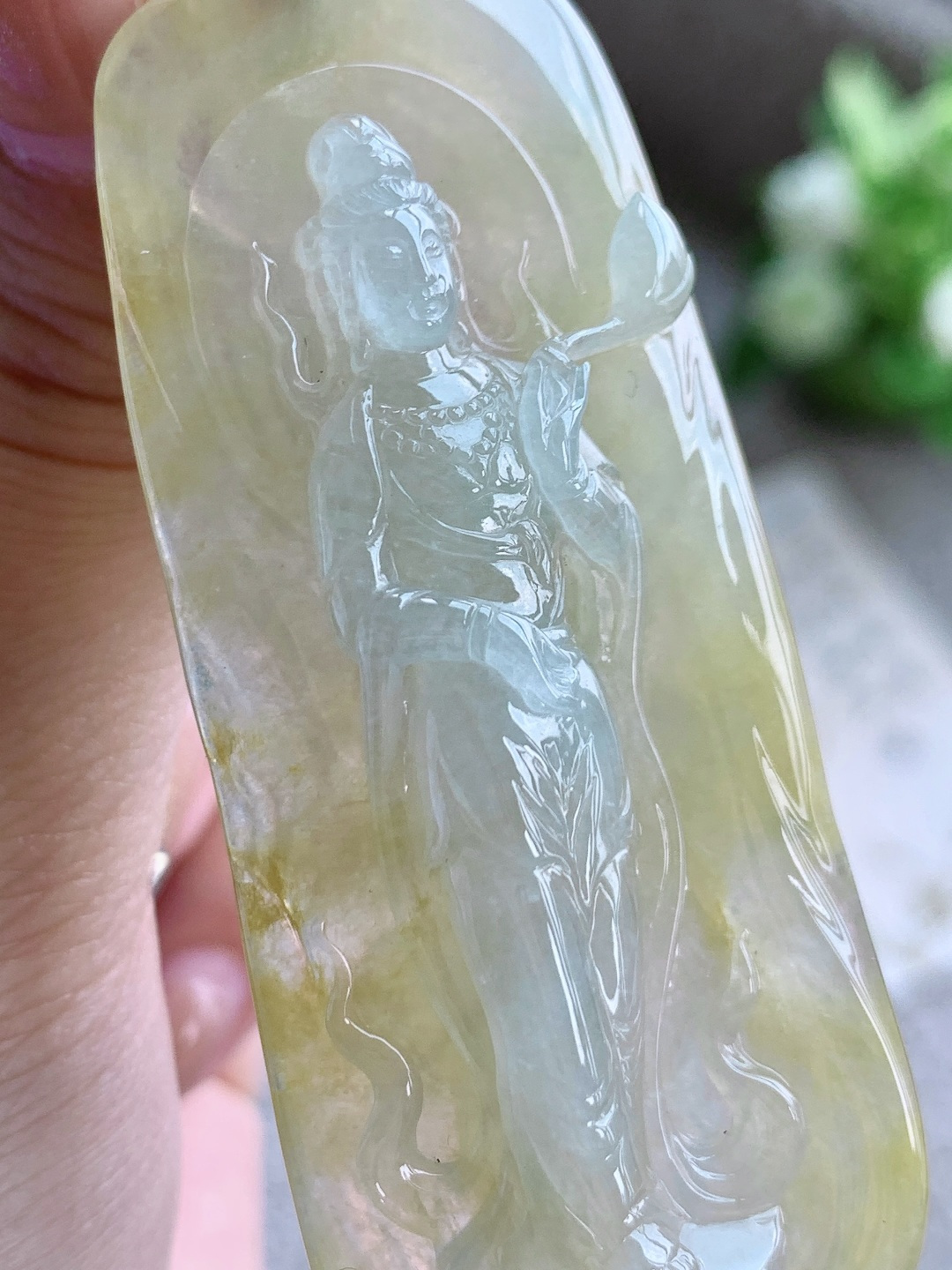 【裸石】🫧冰飘黄翡站观音牌吊坠 【说明】缅甸 性比高 厚装 【尺寸】71-28-6.6 【重量】28.4克