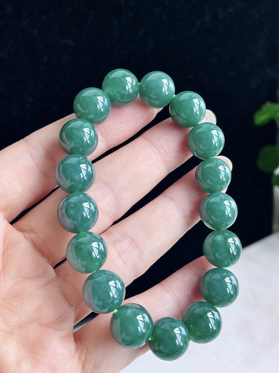 【珠子】冰天空蓝手串圆珠珠子手串 【说明】性比高 老蓝水 【尺寸】11.8mm 【重量】49克