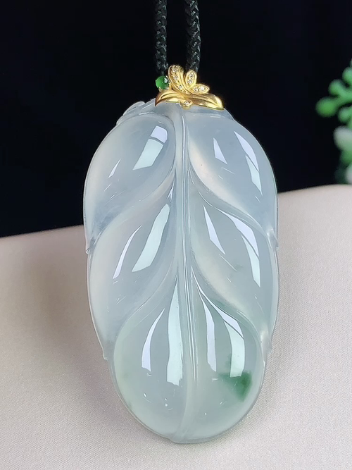 18k金镶冰种飘花大树叶，大业有成，无裂，尺寸43.2-24.7-5.9mm，j16lwh6