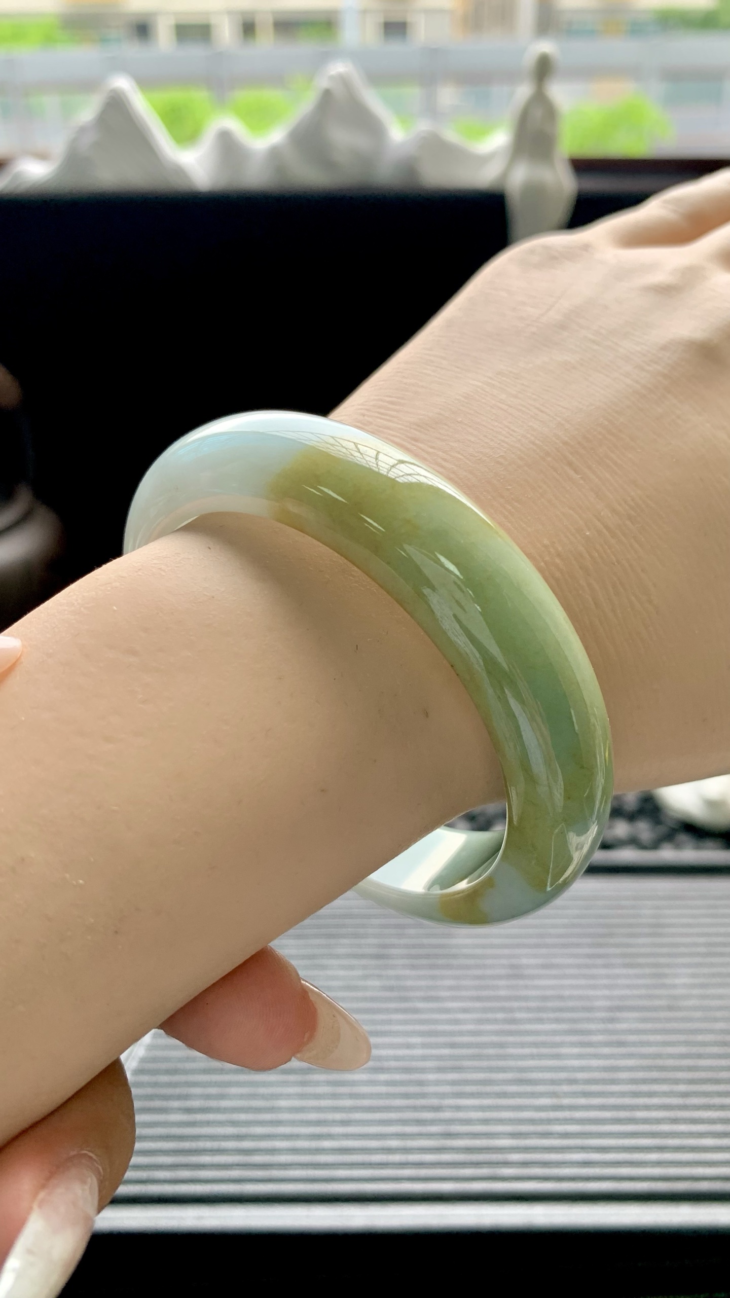 宽版黄翡正圈手镯成品 HY-7722 尺寸：56-14-8