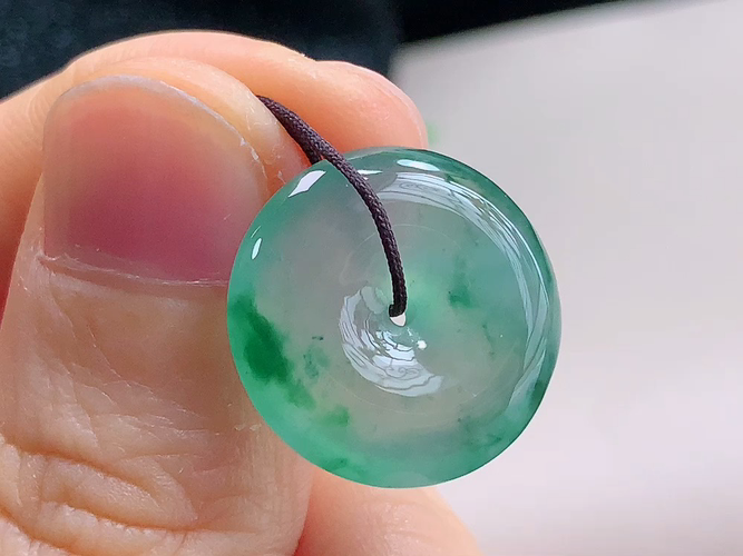 ️ 平安扣，无裂，尺寸18.1-5.3mm，包A附证书