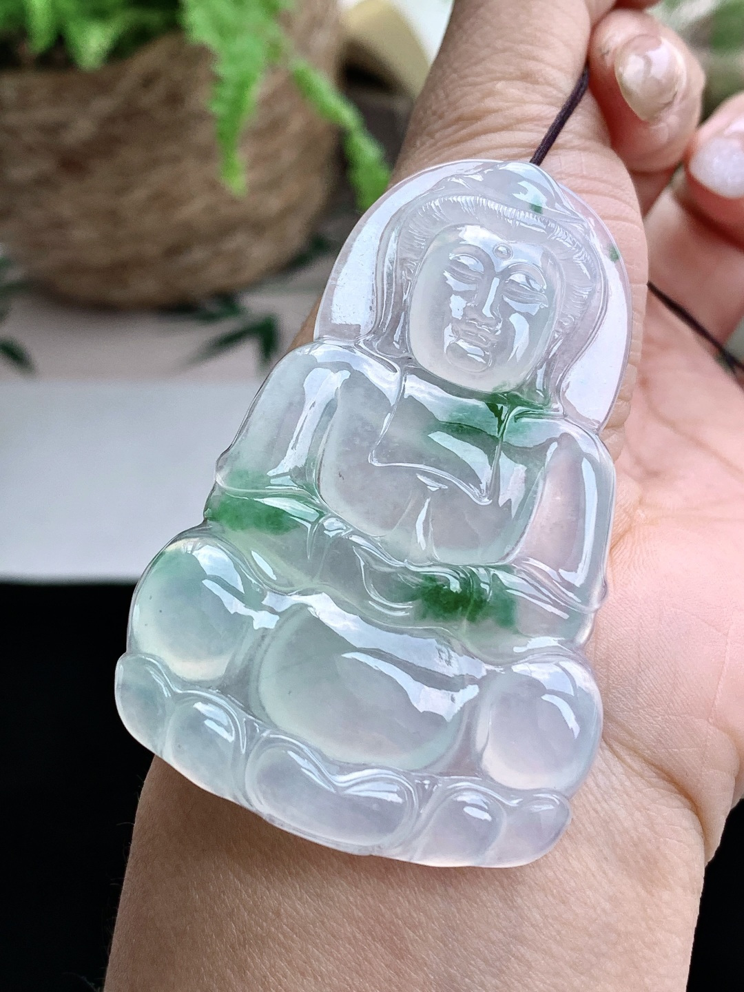 【裸石】️冰飘绿花正装观音牌大观音吊坠 【说明】缅甸 性比高 飘花 【尺寸】64.2-41.5-5.8 【重量】26克