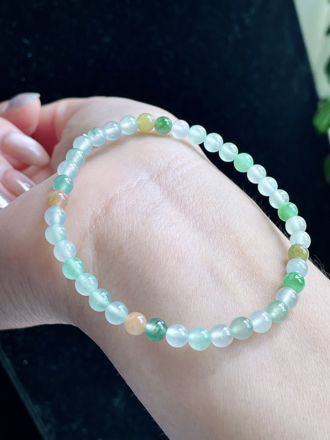 【珠子】冰多宝手串圆珠珠子手串 【说明】缅甸 性比高 【尺寸】4.8mm 【重量】7.7克