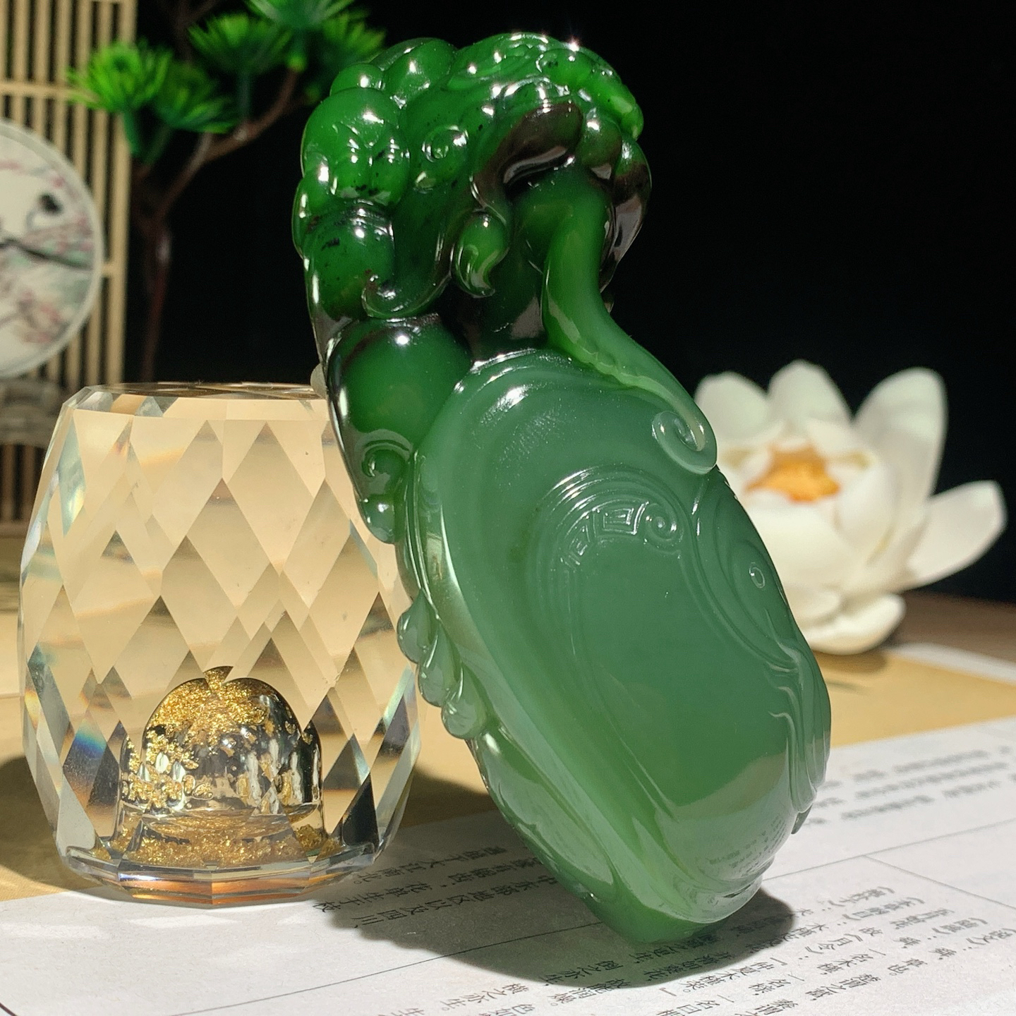 收藏级！和田玉七号矿红皮料阳绿俄罗斯碧玉富贵长寿龙龟把件！尺寸87/43/30重174.5克 玉质细腻油润 底色纯净 脂粉好，品质好。lt260916