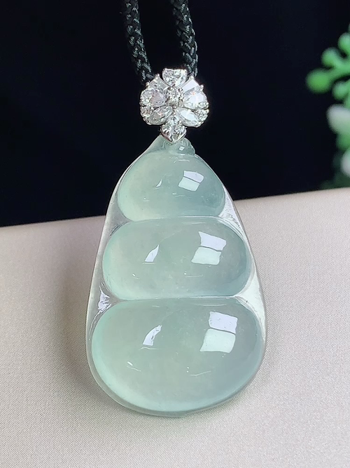 18k金镶冰晴大福豆，四季豆，无裂，尺寸28.8-18.5-5.6mm，j16hjg