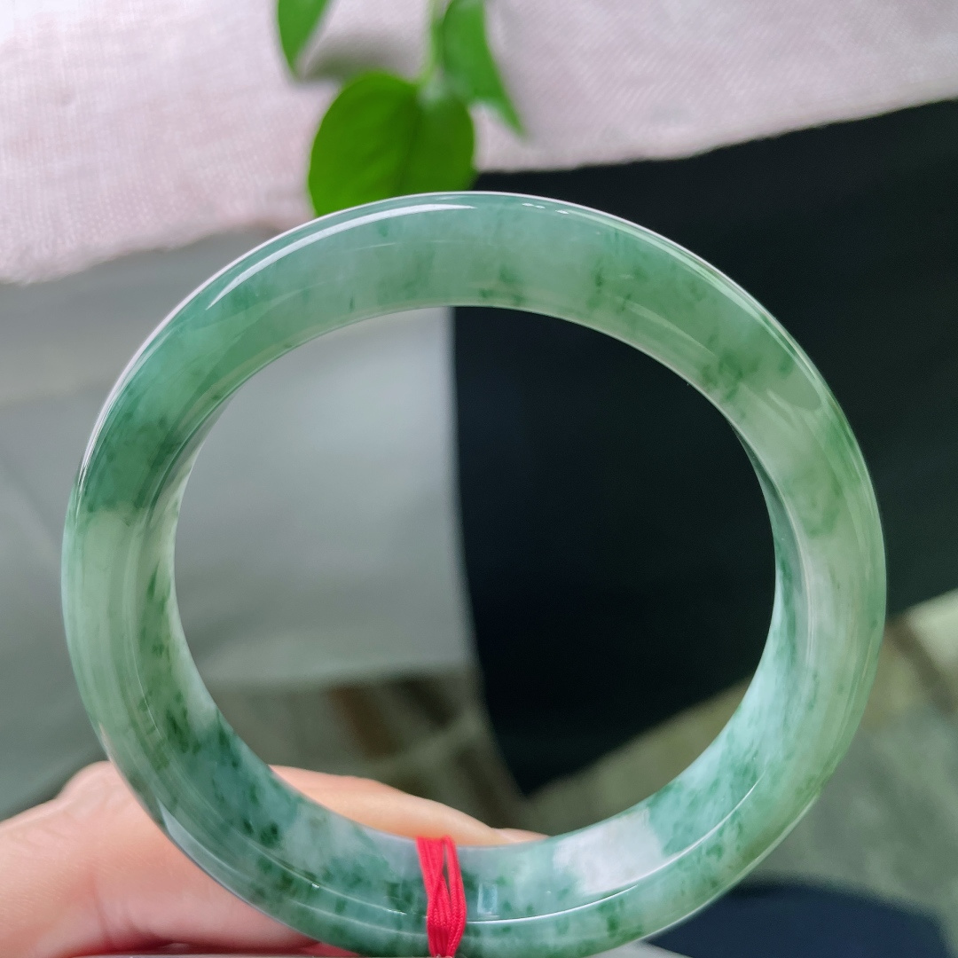 55.8/13/7.8，飘花正圈，满圈花色，是山川湖海落在手腕上的诗。无裂，ss59176a