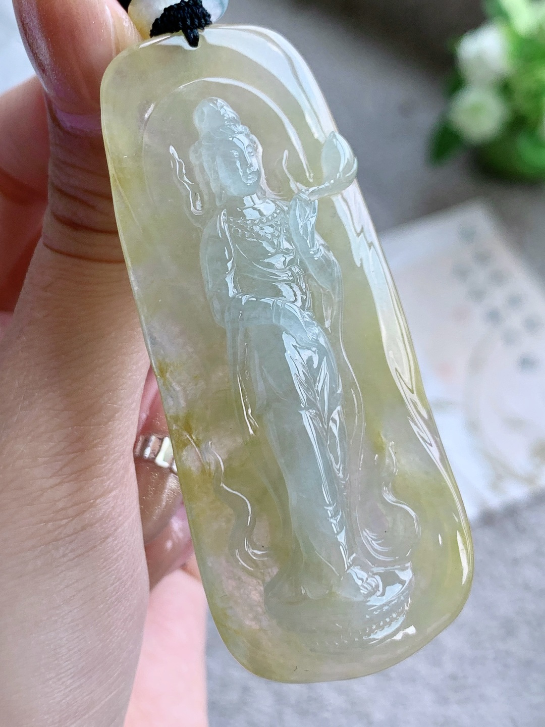 【裸石】🫧冰飘黄翡站观音牌吊坠 【说明】缅甸 性比高 厚装 【尺寸】71-28-6.6 【重量】28.4克