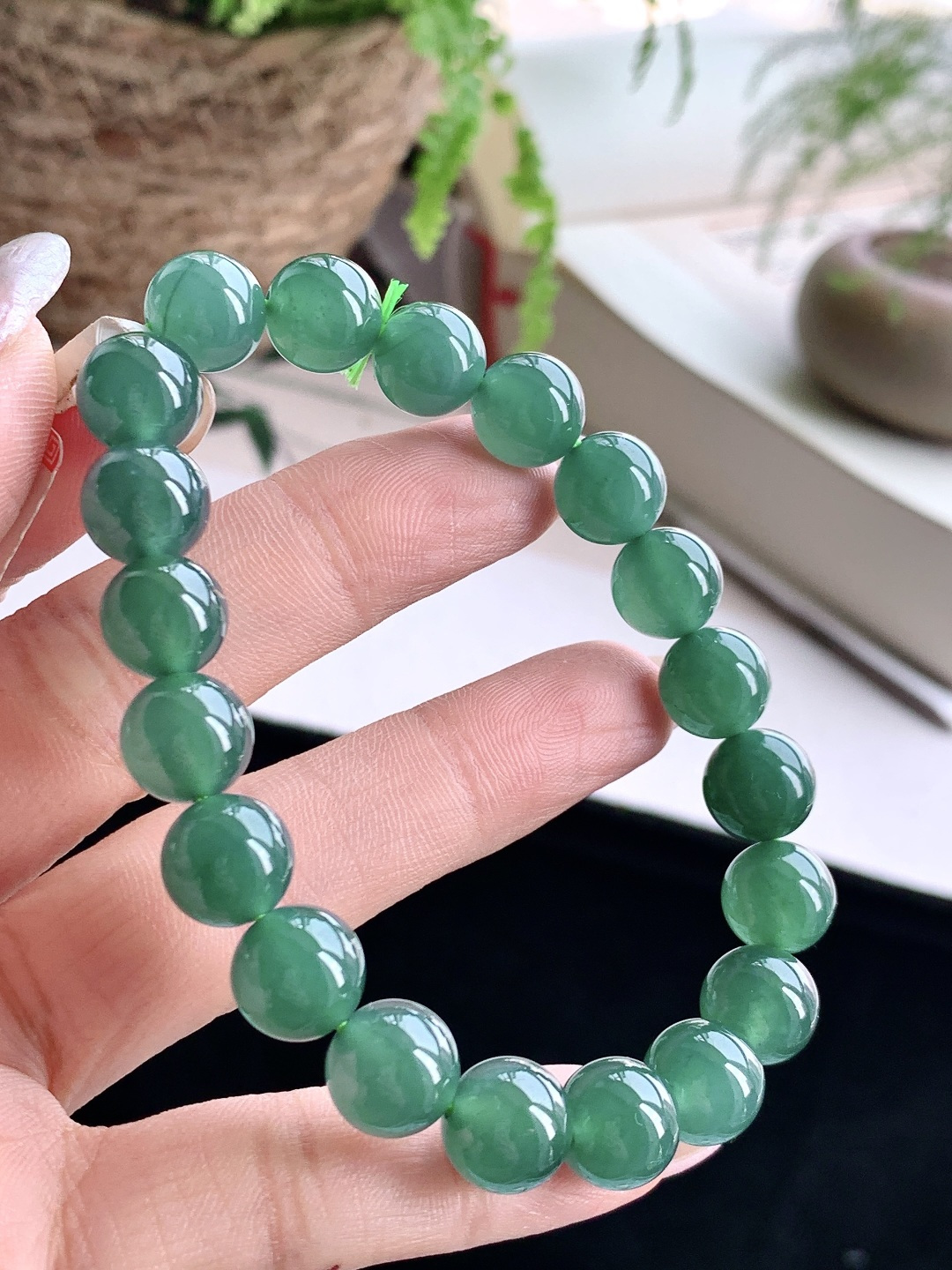 【珠子】️冰天空蓝手串圆珠子手串 【说明】 性比高 老蓝水 【尺寸】9.6mm 【重量】33.4克