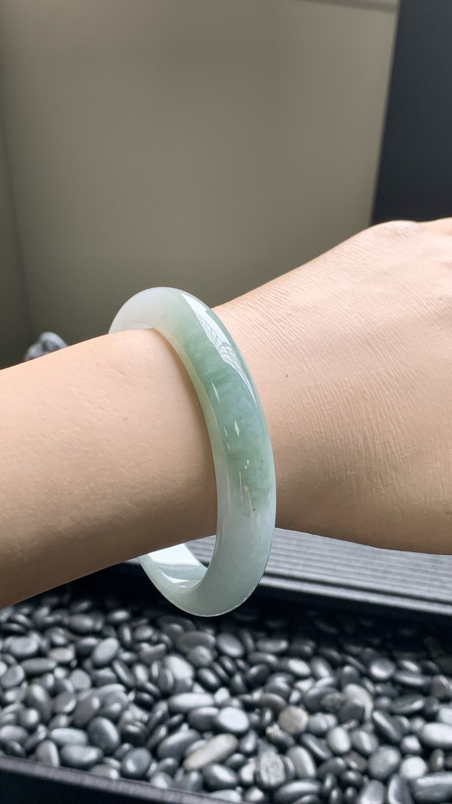 冰晴飘绿正圈手镯成品 HYY-9866 尺寸：58-11.5-7.5