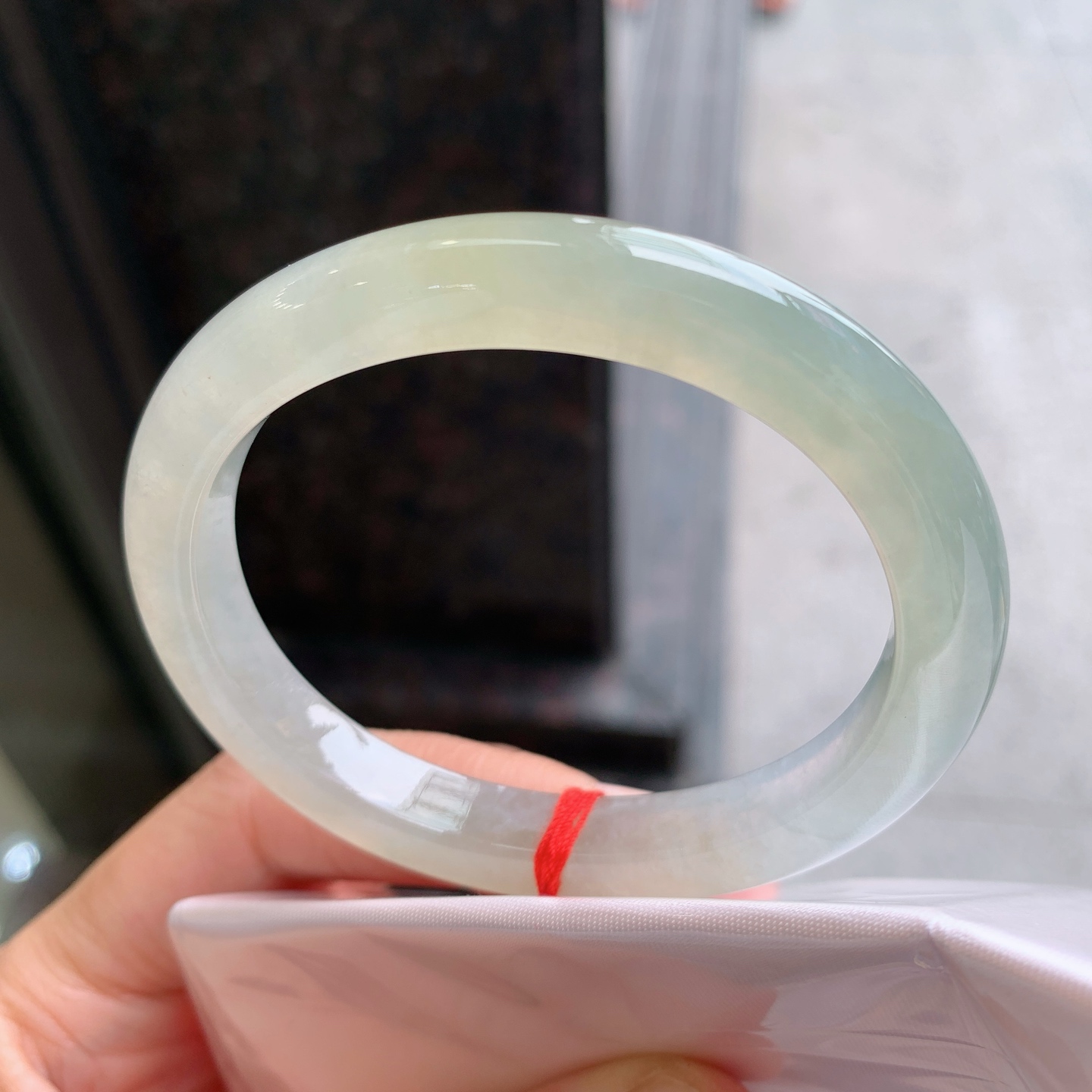 贵妃冰黄翡 微细纹 尺寸：55.7/47.5/8.8/8 冰润