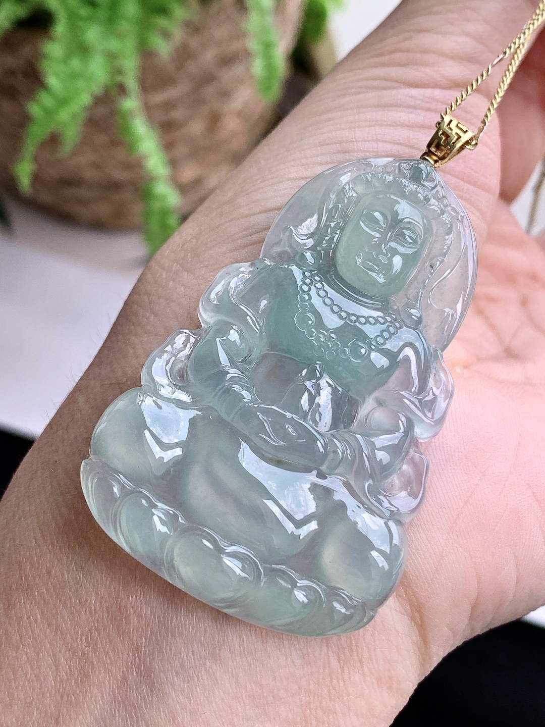 【镶嵌】️冰晴水观音牌吊坠 【说明】缅甸 18k金镶嵌 性比高 厚装 【整体】61 【裸石】53.7-35.4-6.7 【重量】21.7克