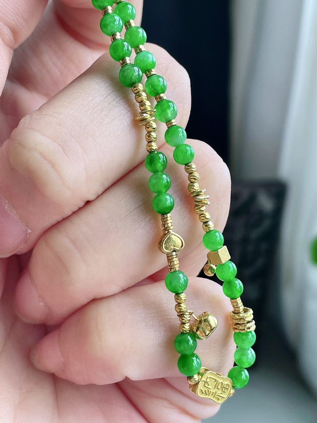 【珠子】冰种阳绿手串圆珠珠子手链 【说明】缅甸 性比高 【尺寸】3.6mm 【重量】4.6克