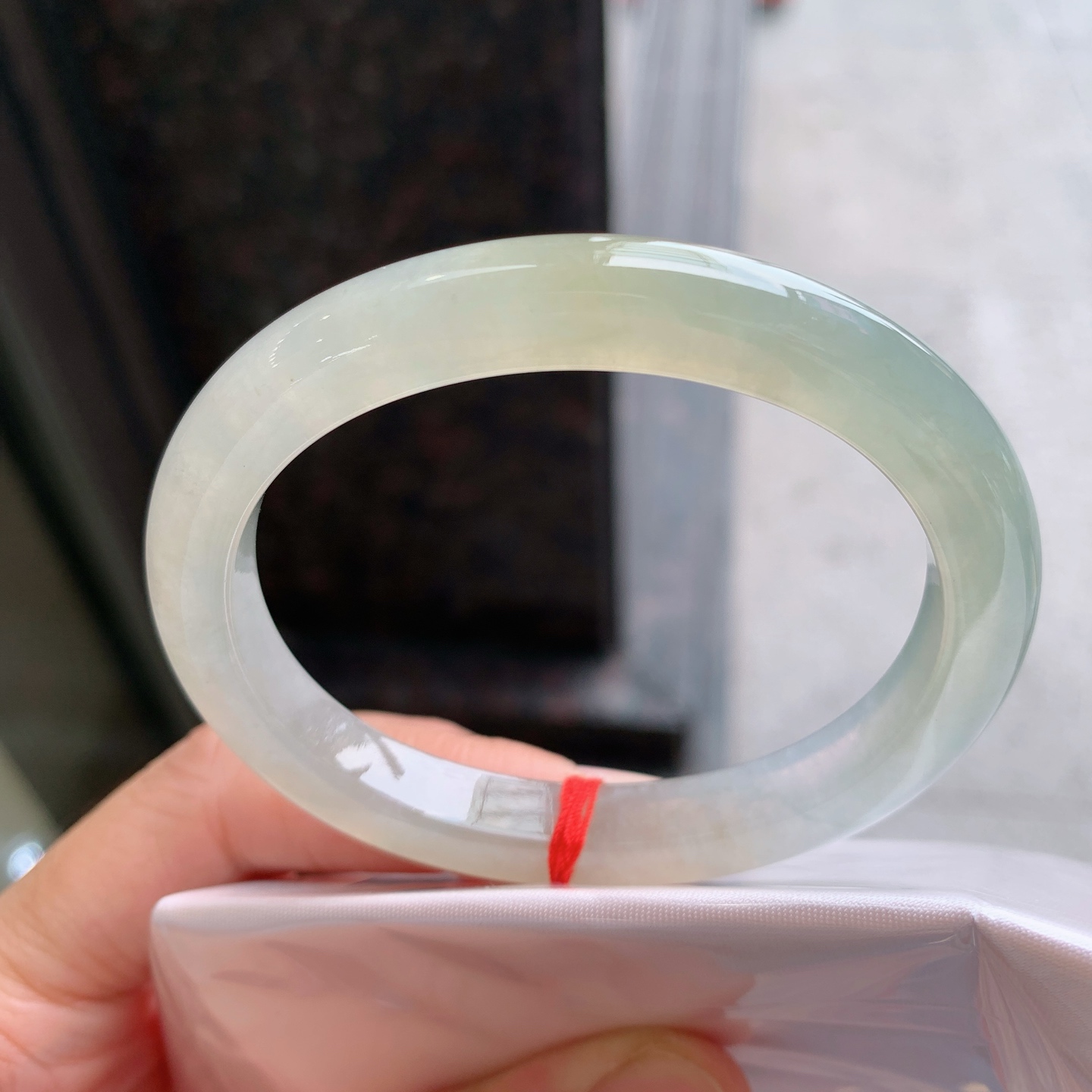 贵妃冰黄翡 微细纹 尺寸：55.7/47.5/8.8/8 冰润