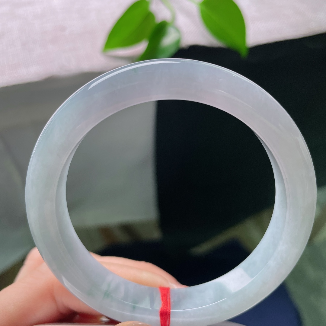 59/11.6/9.2，蓝底正圈，棉线，冰飘蓝正装平安镯，清透冰底晕开蓝花，如烟似雾，清冷感拉满。ss58800a