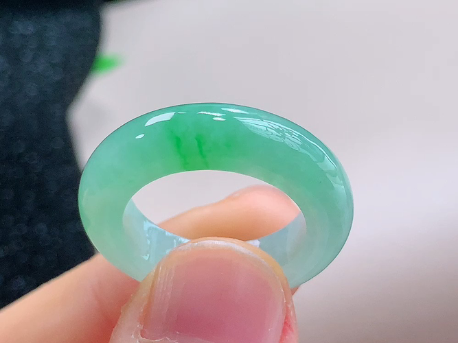 ️ 戒圈，无裂，尺寸17.1-5.6-4.5mm，圈口14，包A附证书1366