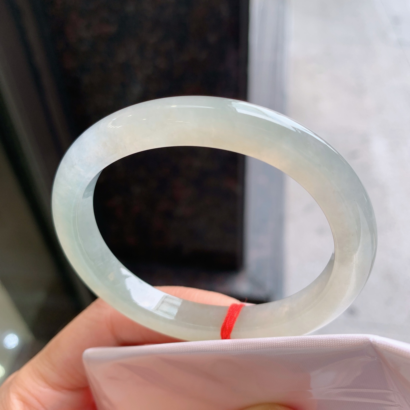 贵妃冰黄翡 微细纹 尺寸：55.7/47.5/8.8/8 冰润