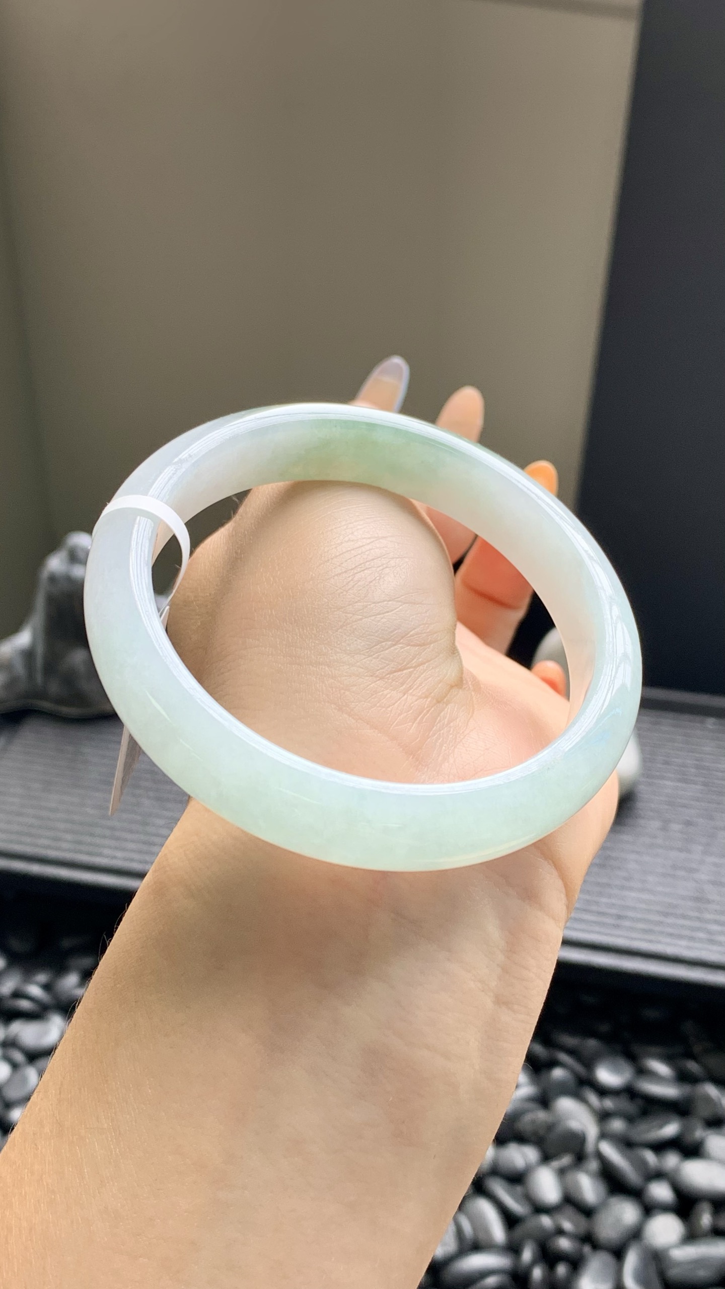 冰晴飘绿正圈手镯成品 HYY-9866 尺寸：58-11.5-7.5