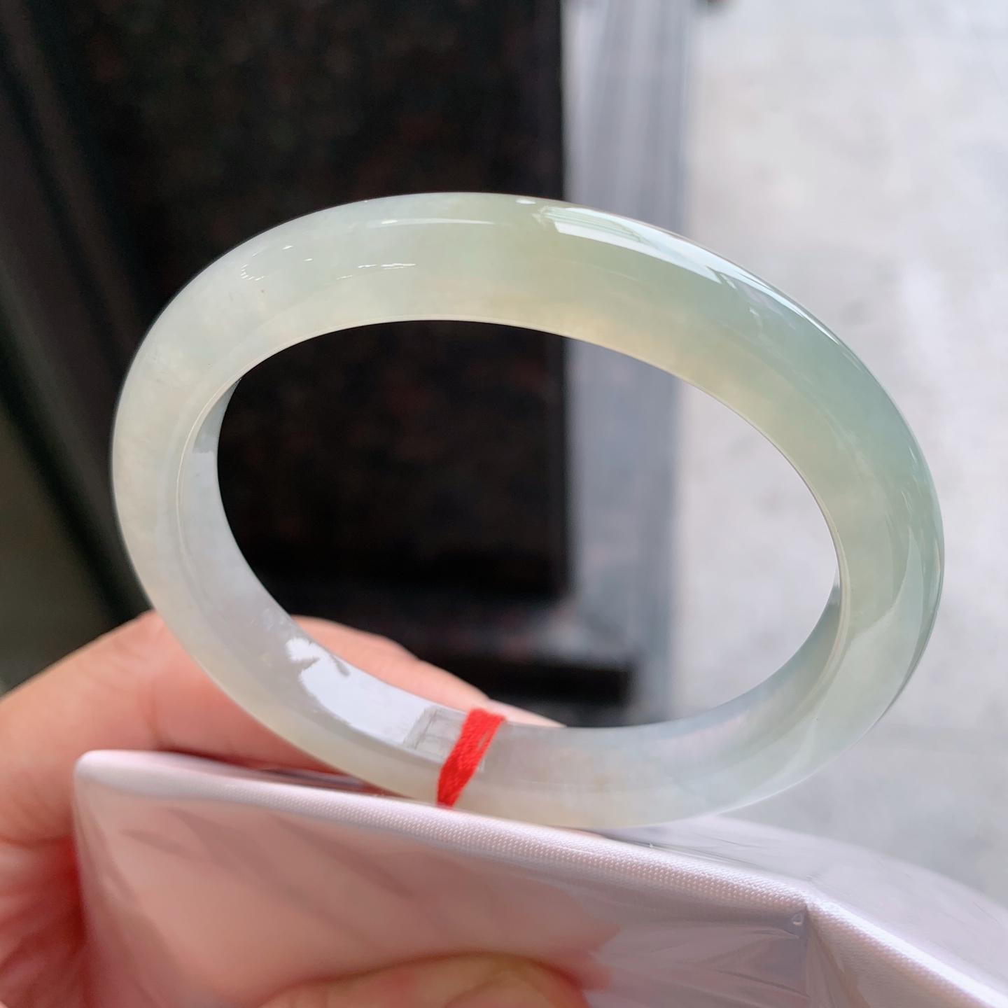 贵妃冰黄翡 微细纹 尺寸：55.7/47.5/8.8/8 冰润