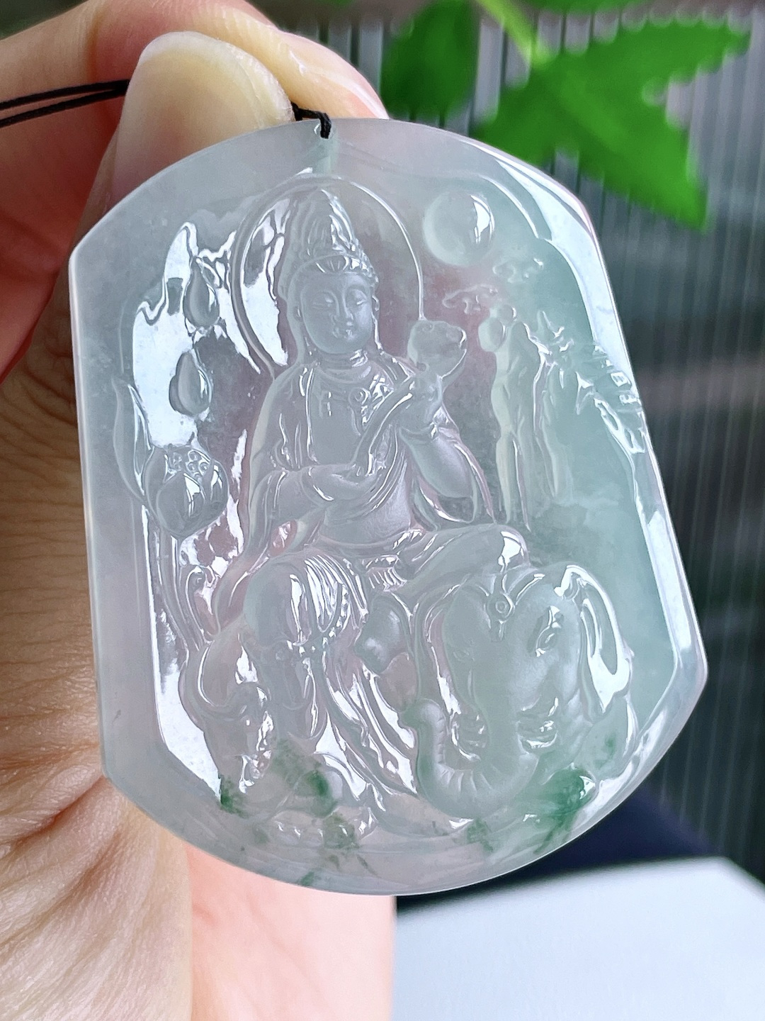【裸石】冰飘花普贤观音牌吊坠 【说明】缅甸 无裂 性比高 厚装 【尺寸】53-42.5-6 【重量】28克