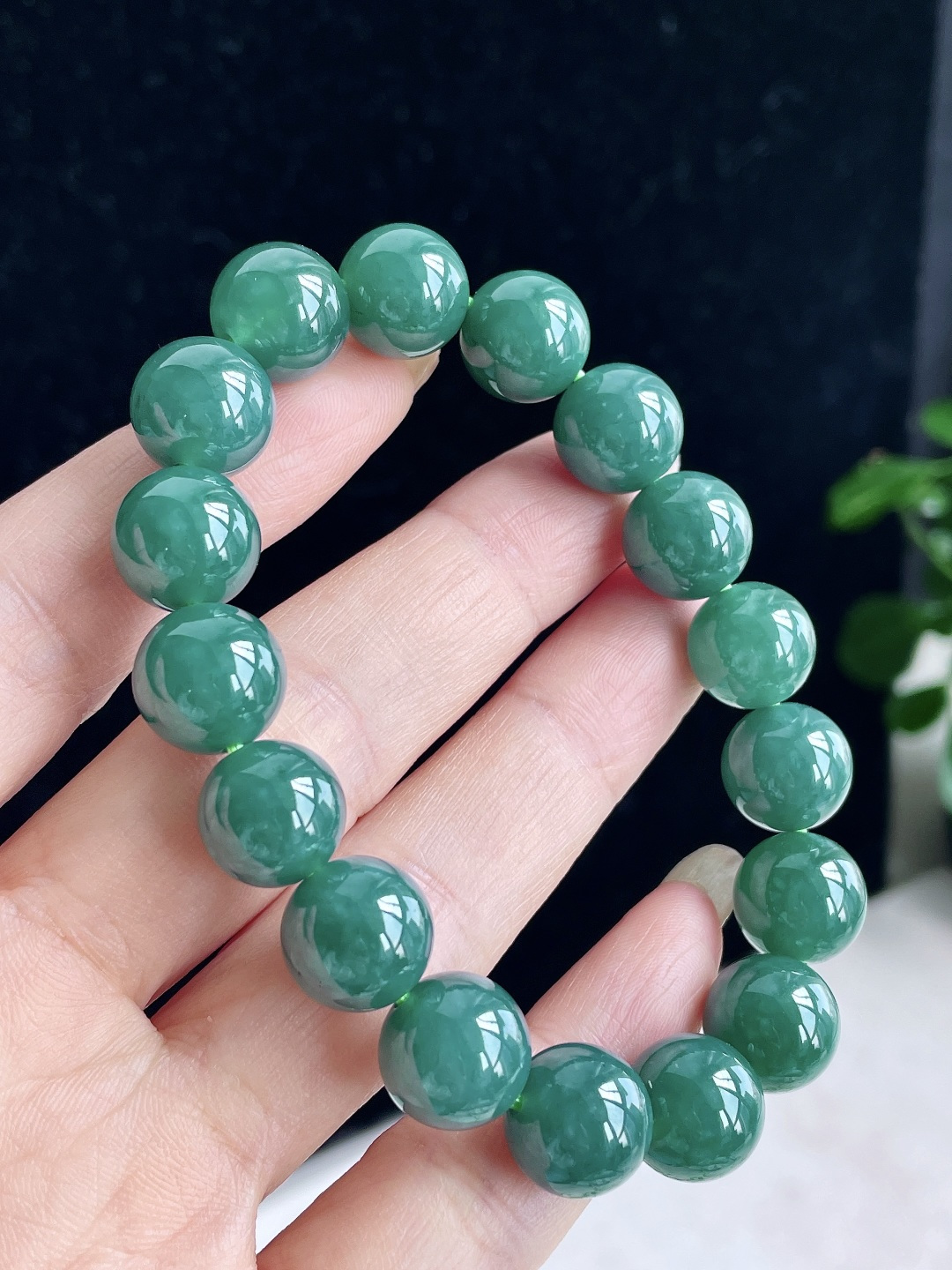 【珠子】冰天空蓝手串圆珠珠子手串 【说明】性比高 老蓝水 【尺寸】11.8mm 【重量】49克