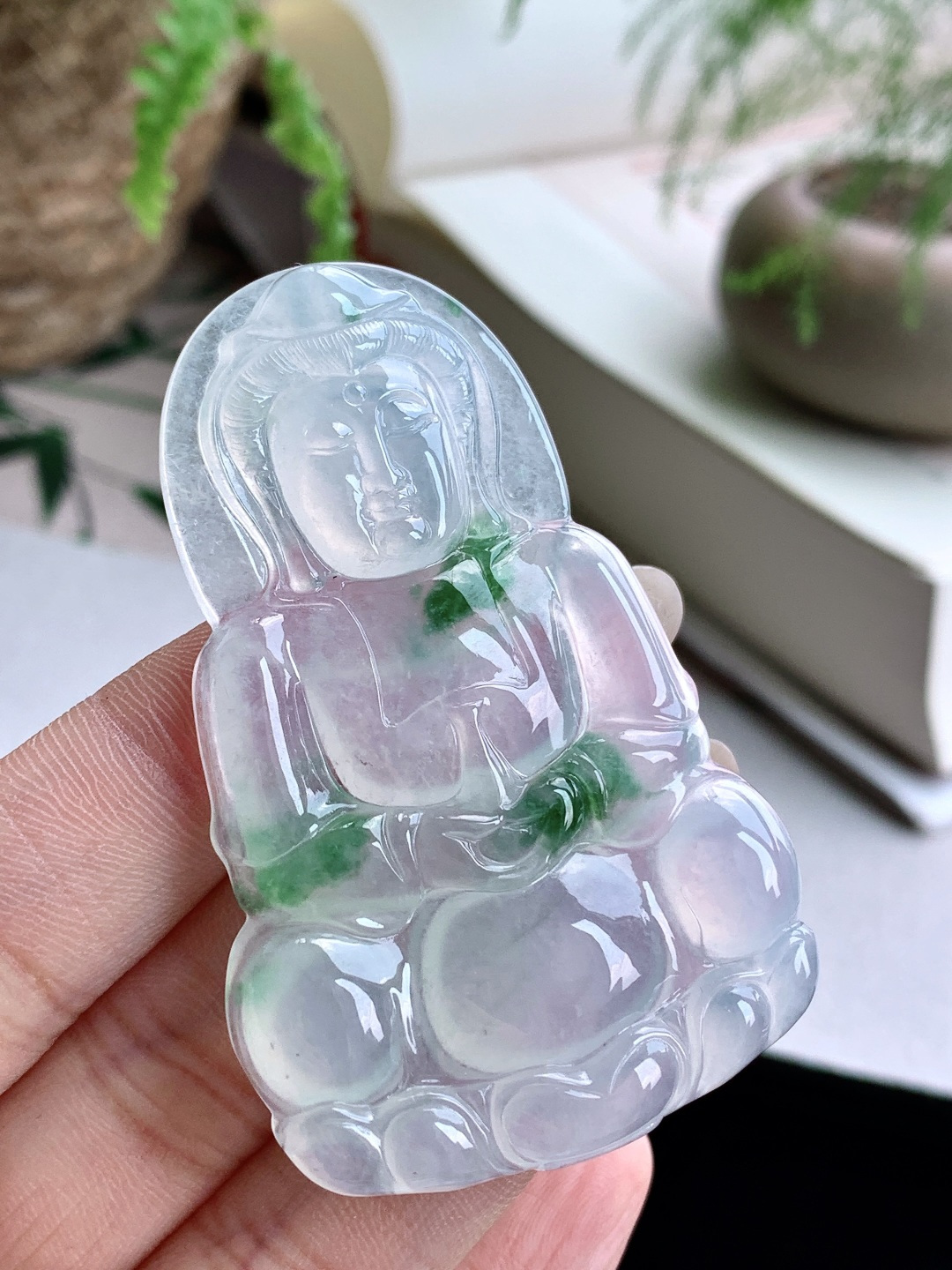 【裸石】️冰飘绿花正装观音牌大观音吊坠 【说明】缅甸 性比高 飘花 【尺寸】64.2-41.5-5.8 【重量】26克