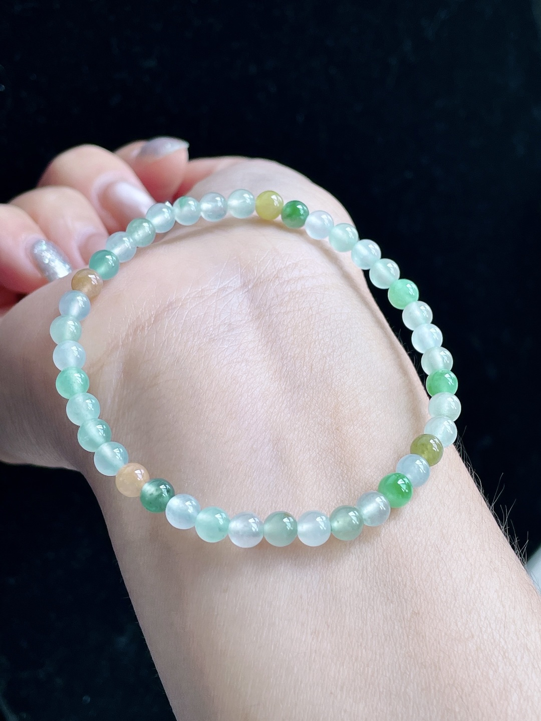 【珠子】冰多宝手串圆珠珠子手串 【说明】缅甸 性比高 【尺寸】4.8mm 【重量】7.7克