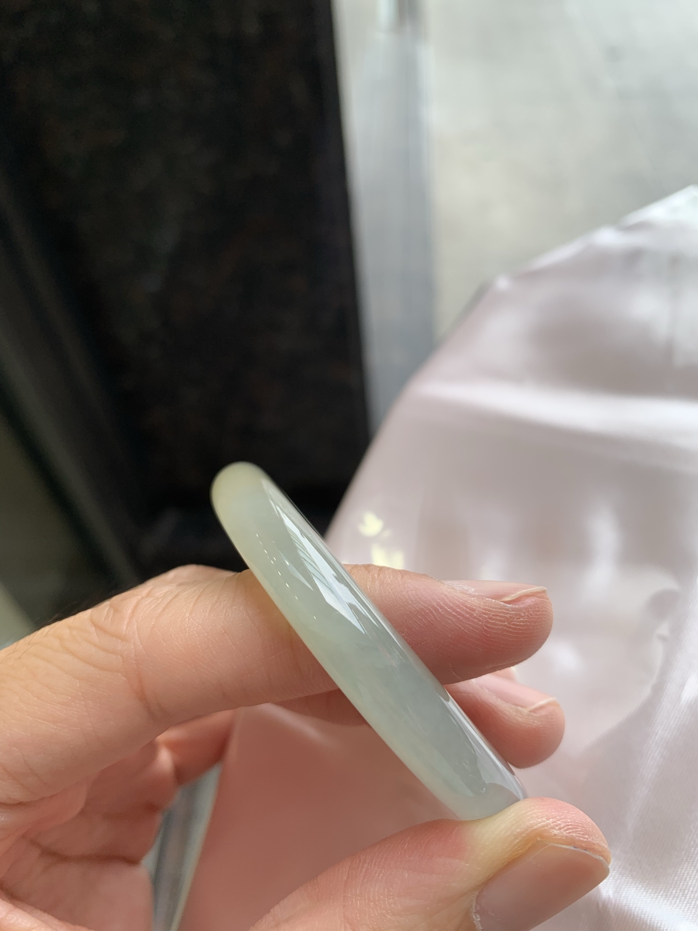 贵妃冰黄翡 微细纹 尺寸：55.7/47.5/8.8/8 冰润