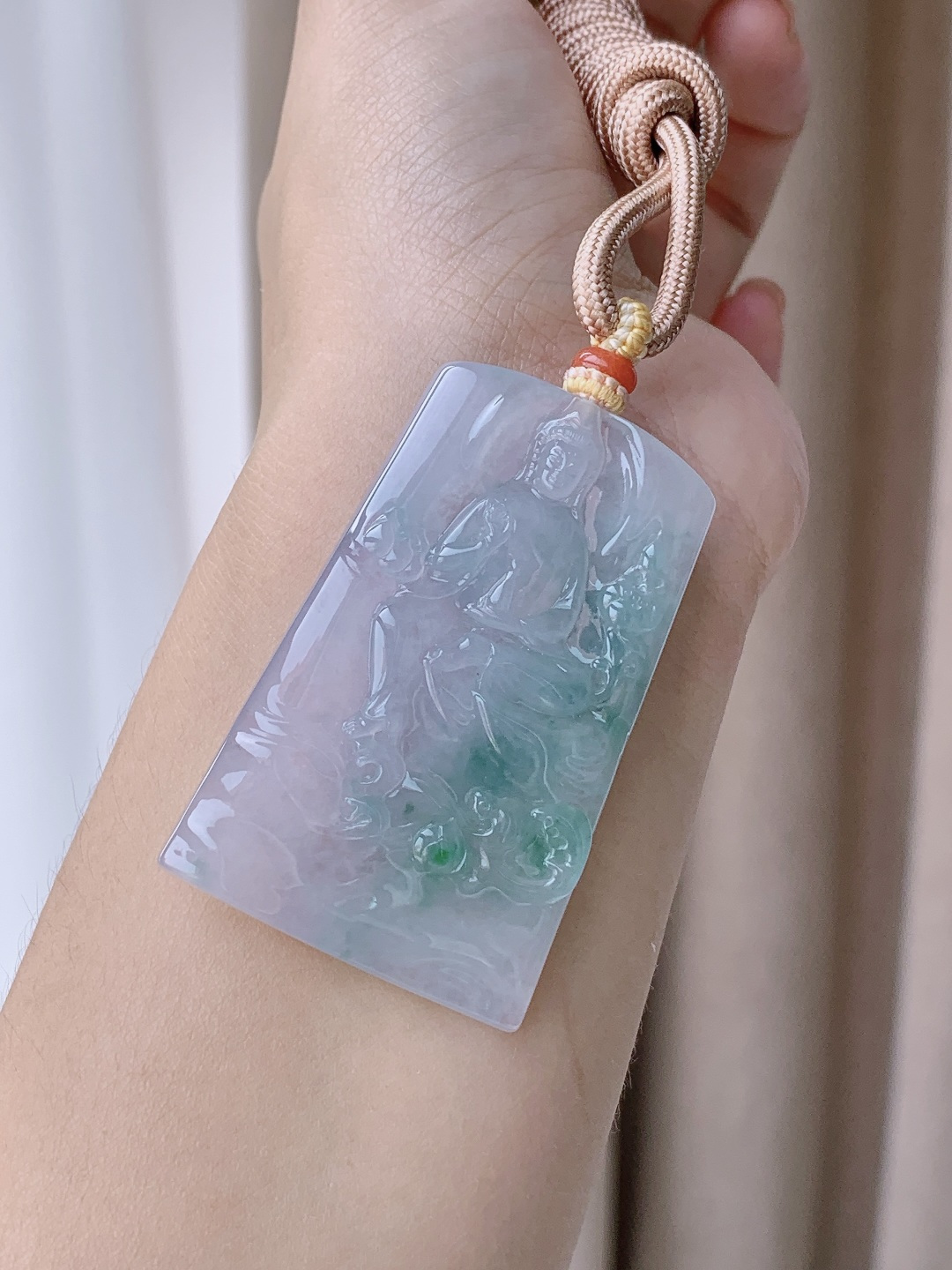 【裸石】冰种飘花自在观音牌净瓶观音吊坠 【说明】缅甸 性比高 一刀切 【尺寸】55-35-5 【重量】25.6克