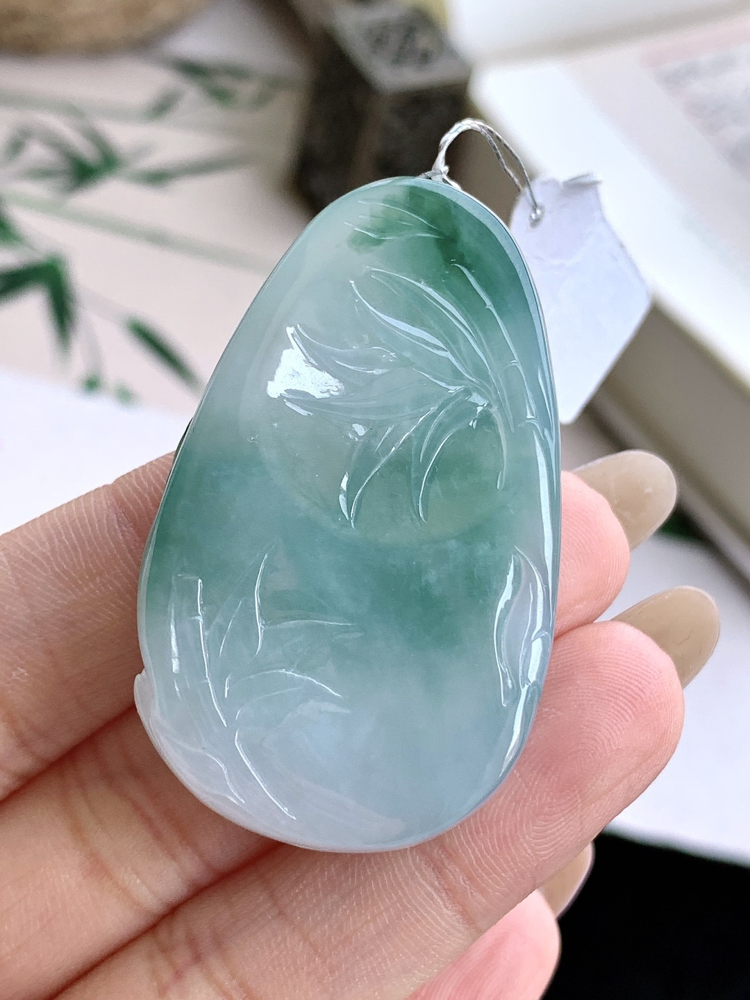 【裸石】️糯冰飘花喜上眉梢竹子竹节吊坠 【说明】缅甸 性比高 超厚 【尺寸】48.8-29.8-10.2 【重量】31.2克