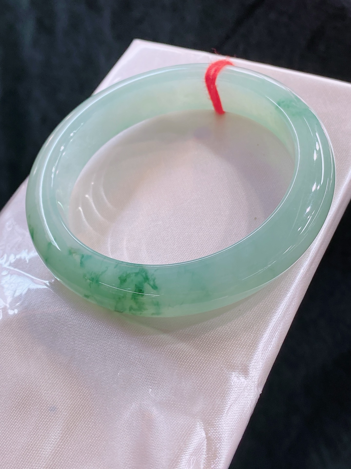 正圈手镯，油润起胶，胶润十足，无裂，尺寸54.8/12.2/8.5，B18-902