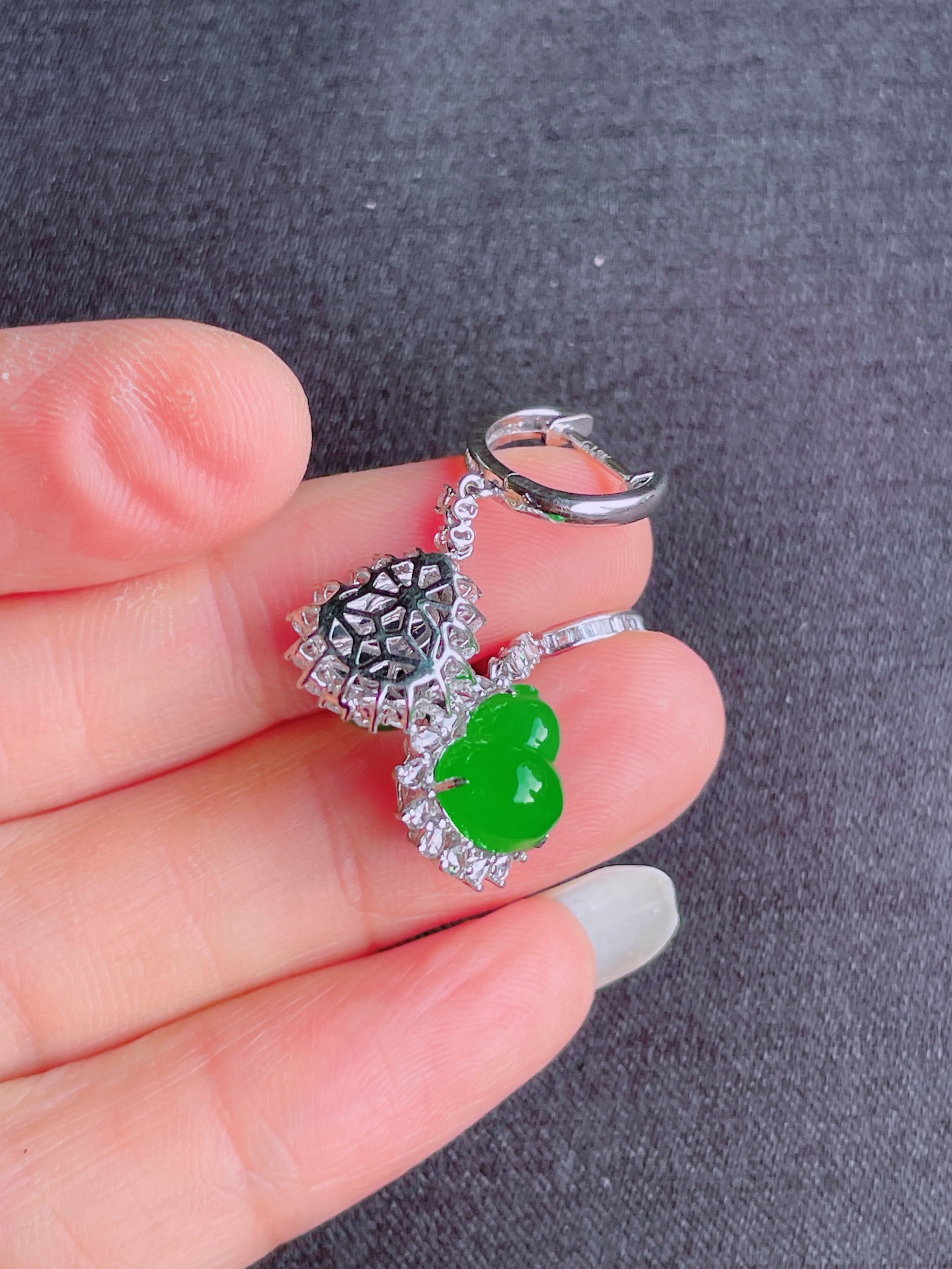 ️冰种绿葫芦耳坠，晶莹剔透，新颖时尚，珠光宝气，10-8-4