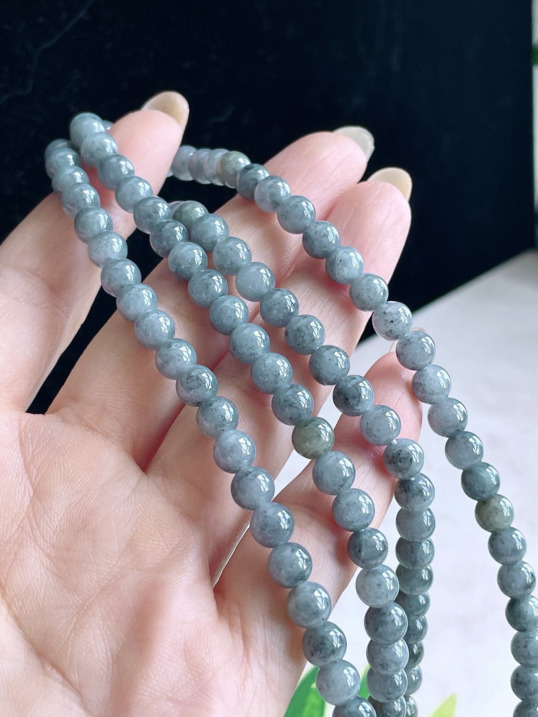 【珠子】冰乌鸡珠链圆珠珠子珠链【说明】缅甸 性比高  【尺寸】6.2mm，33cm【重量】45克【】