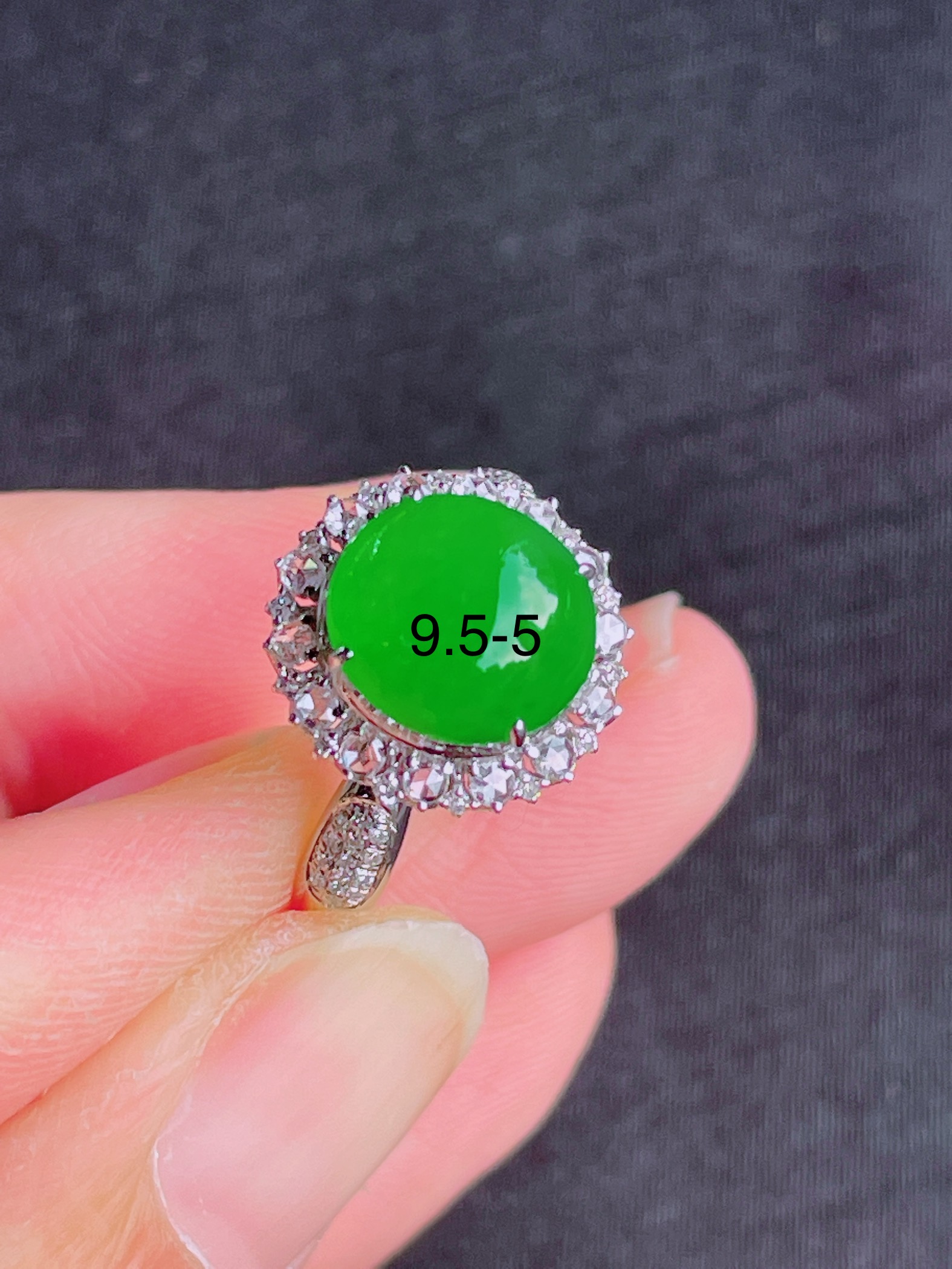 ️高冰绿蛋面戒指 晶莹剔透，新颖时尚，珠光宝气，9.5-5